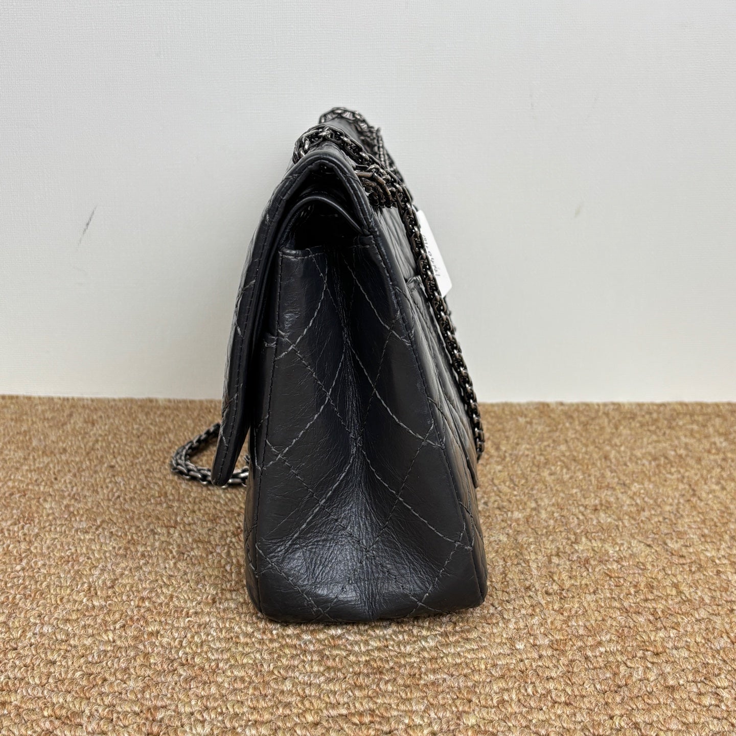 Chanel Large 2.55 handbag, Aged calfskin & gold-tone metal, black A37587Y04634C3906