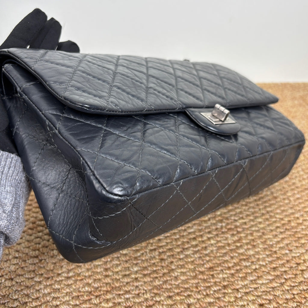 Chanel Large 2.55 handbag, Aged calfskin & gold-tone metal, black A37587Y04634C3906