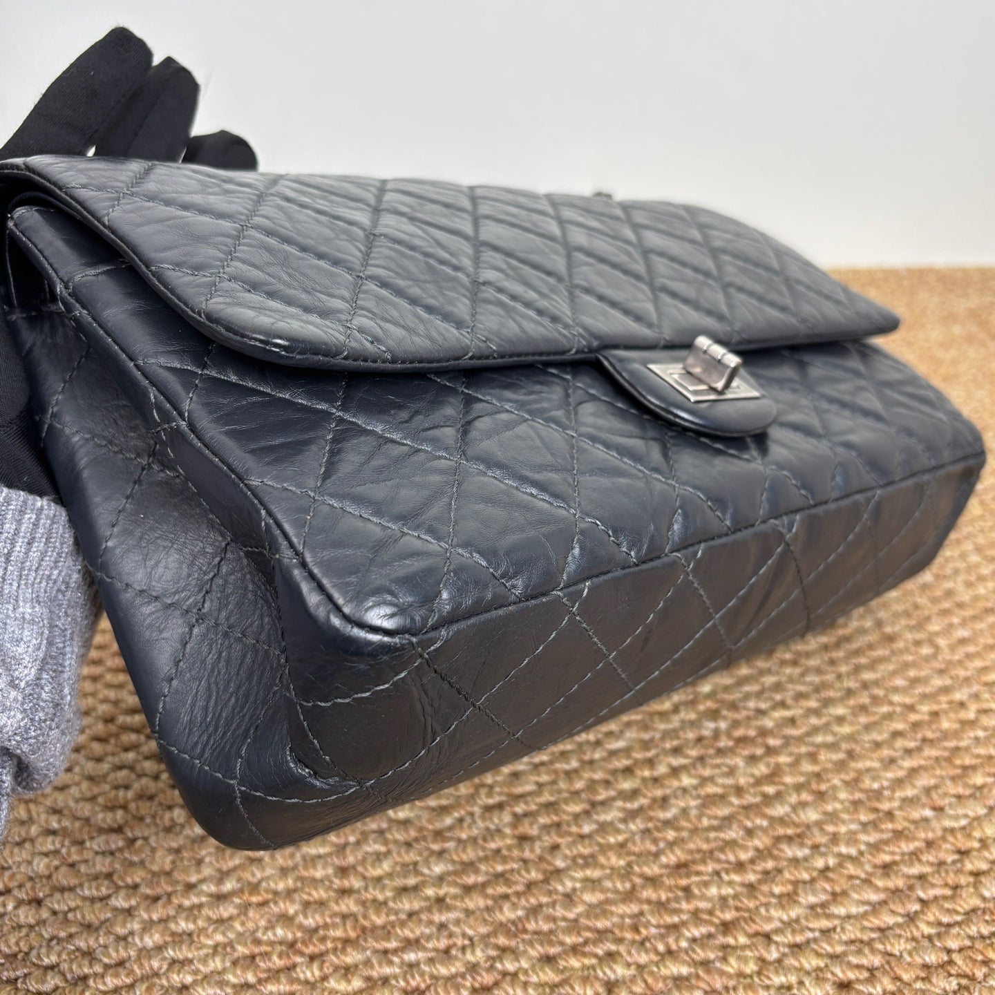 Chanel Large 2.55 handbag, Aged calfskin & gold-tone metal, black A37587Y04634C3906